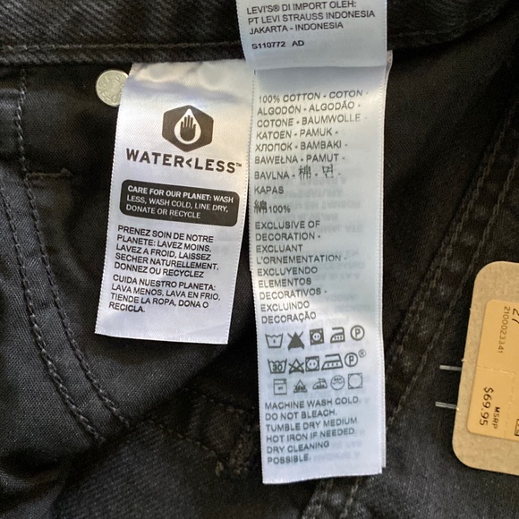 SALE! 🖤NWT: LEVI’S✨ Women’s High Waisted Mom Shorts - Size 27 - Picture 9 of 15